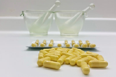 capsules compounding in the pharmacy laboratory